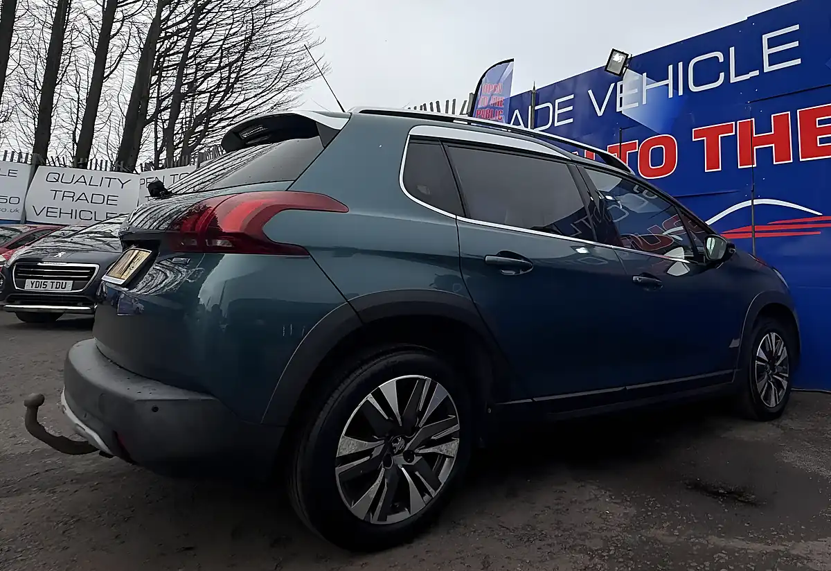 Used 2017 Peugeot 2008 Allure Green - Interior and Exterior details 10