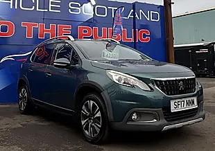 Used 2017 Peugeot 2008 Allure Green - Interior and Exterior details 6