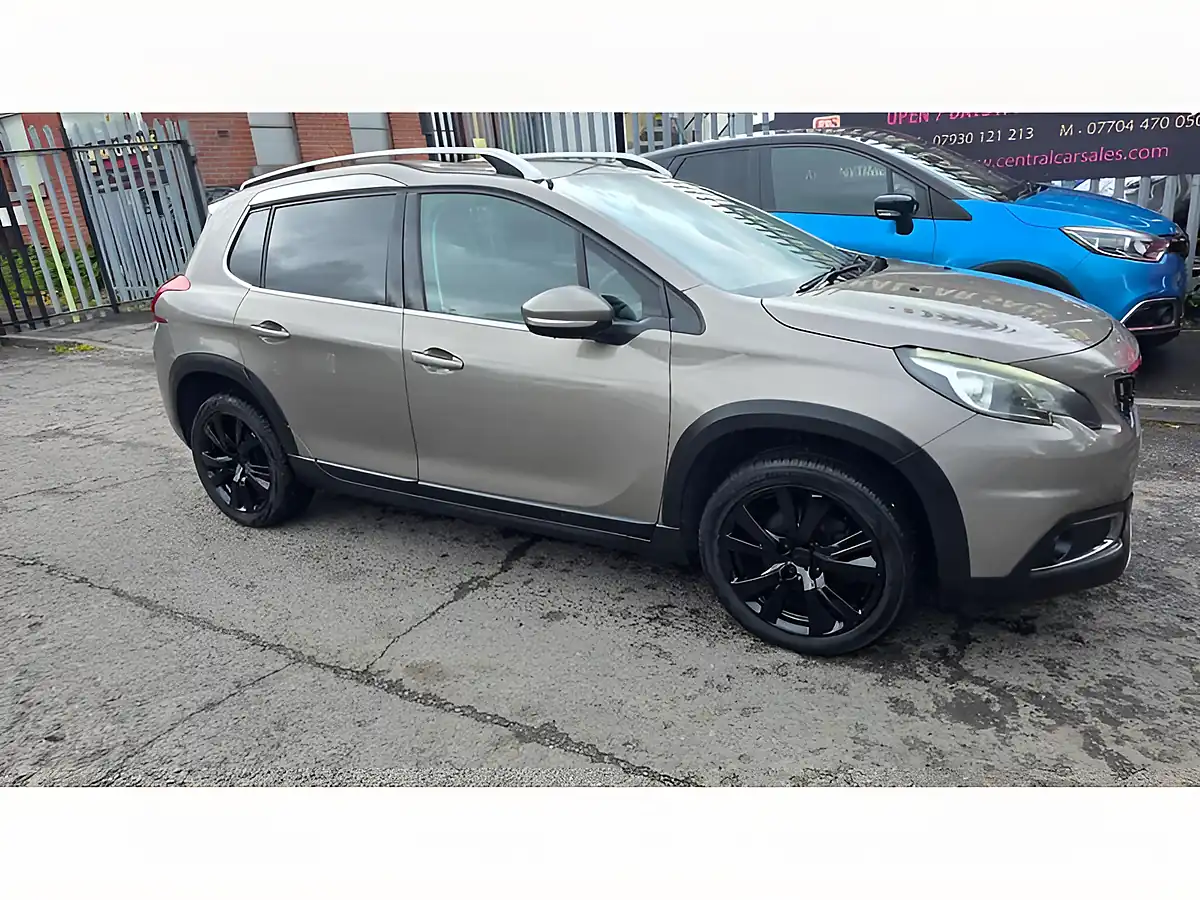 Used 2017 Peugeot 2008 Allure Grey - Front View