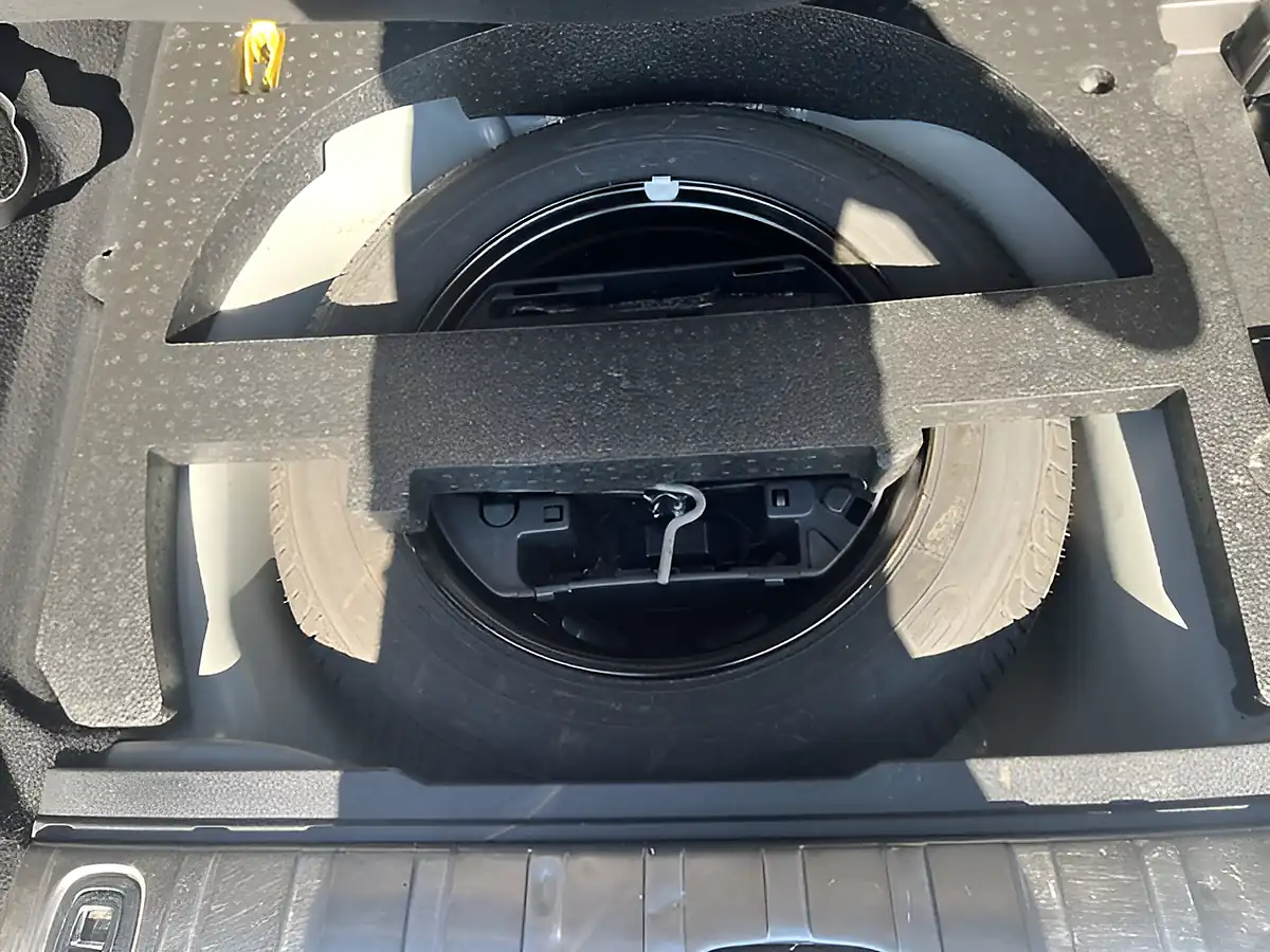 Used 2017 Peugeot 2008 Allure Grey - Interior and Exterior details 15