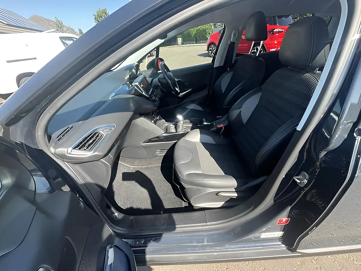 Used 2017 Peugeot 2008 Allure Grey - Interior and Exterior details 17