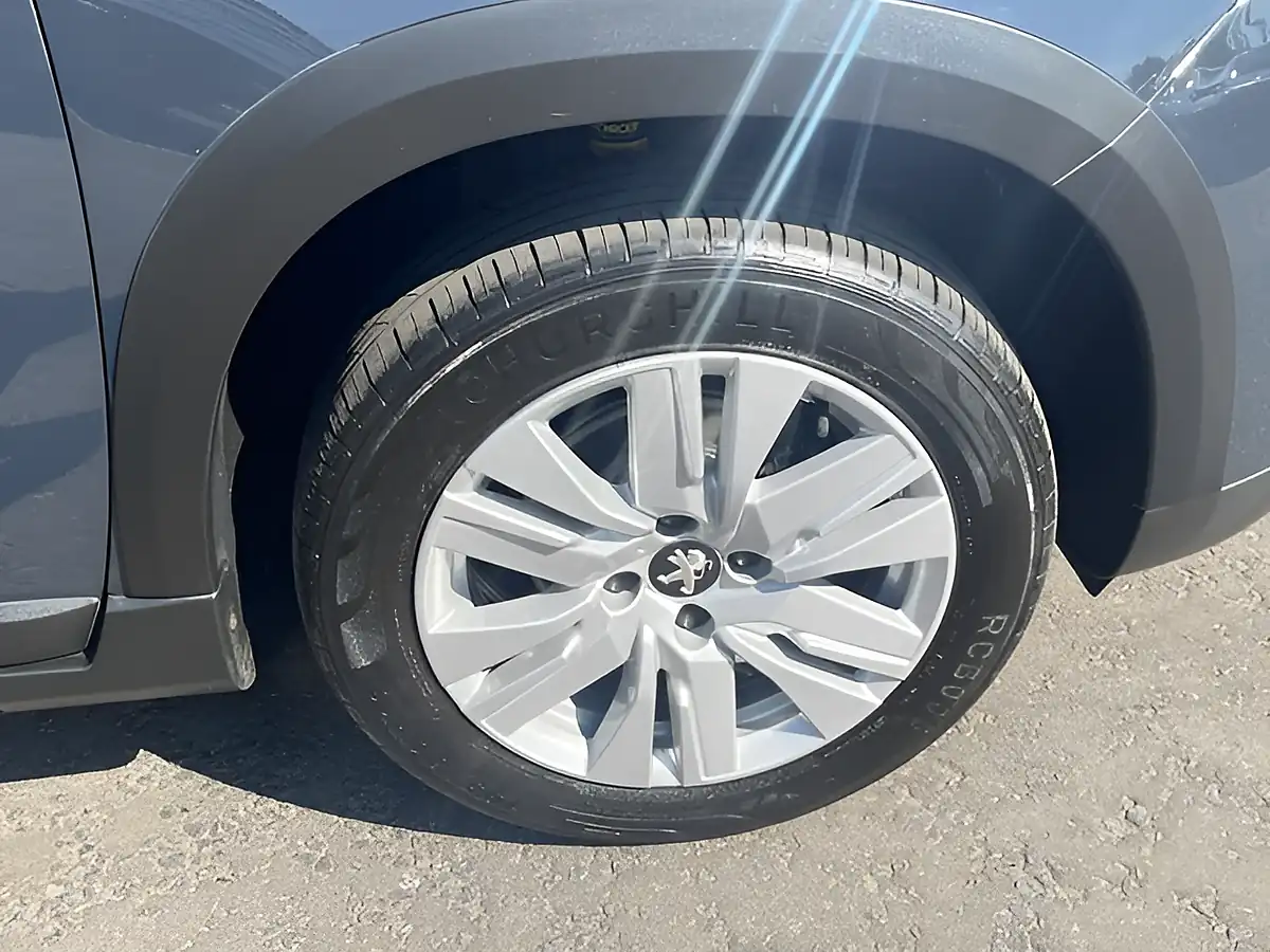 Used 2017 Peugeot 2008 Allure Grey - Interior and Exterior details 5
