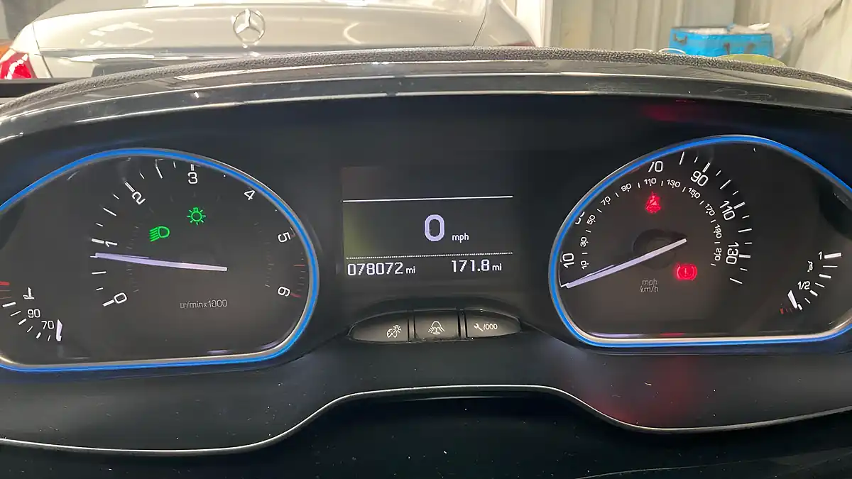 Used 2017 Peugeot 2008 Allure Grey - Interior and Exterior details 11