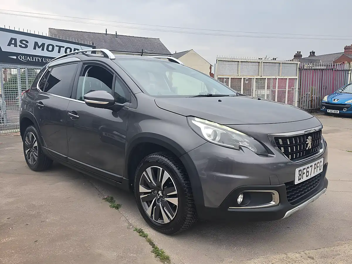Used 2017 Peugeot 2008 Allure Grey - Front View