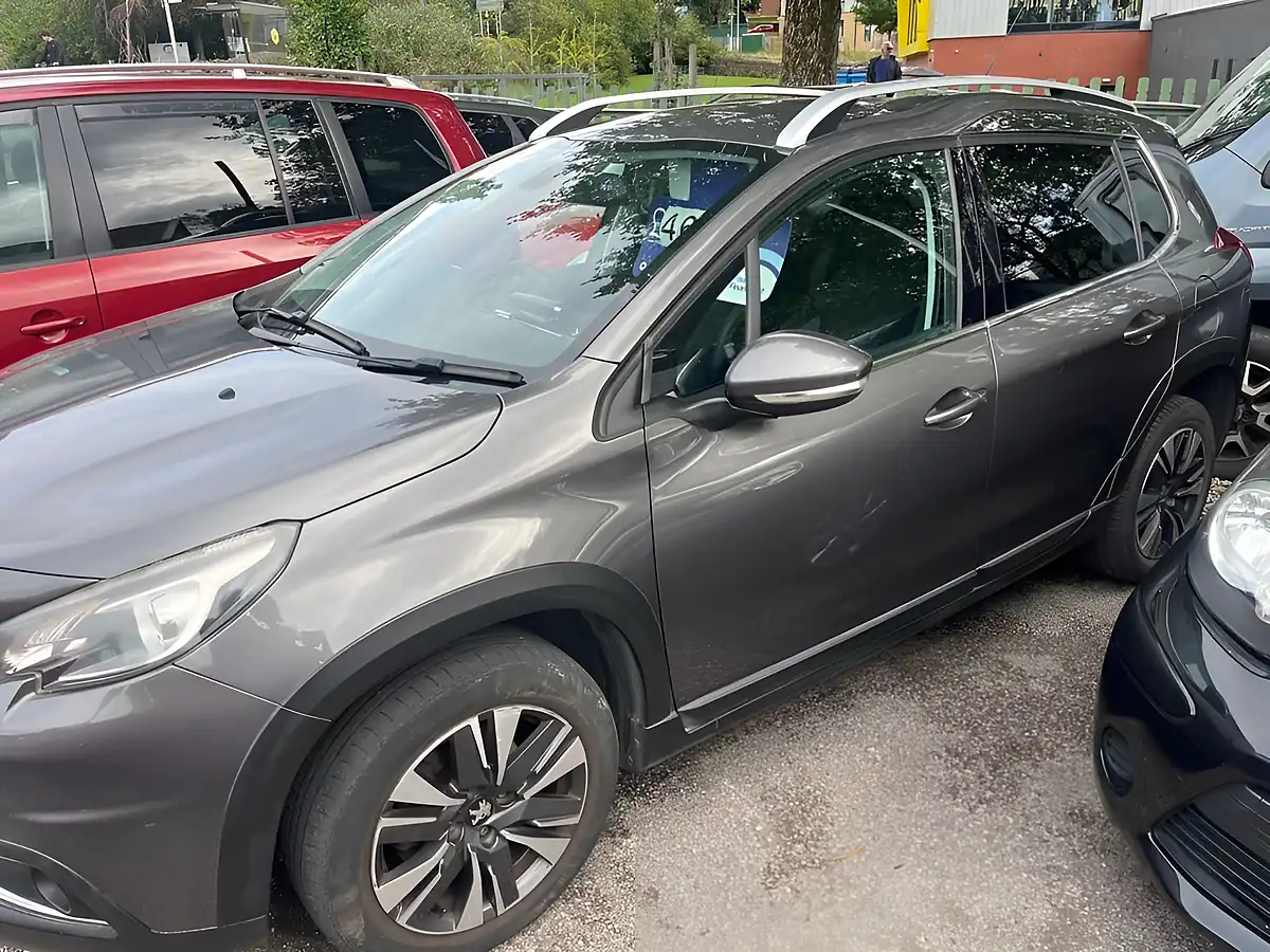 Used 2017 Peugeot 2008 Allure Grey - Front View