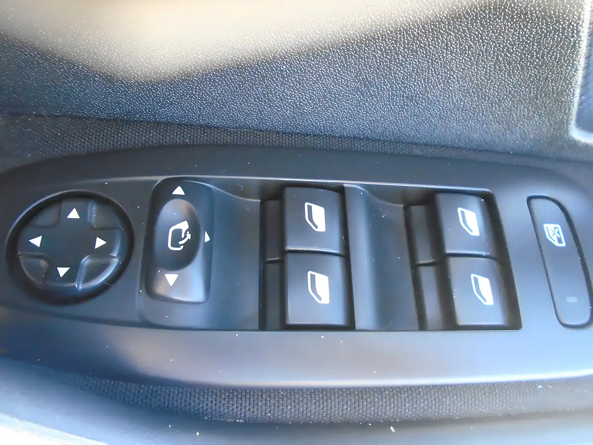 Used 2017 Peugeot 2008 Allure Grey - Interior and Exterior details 15