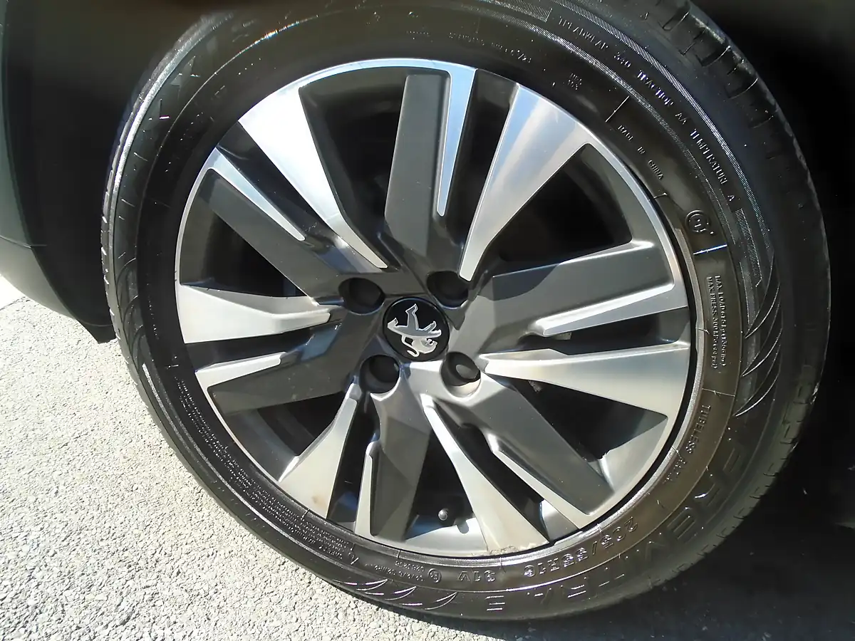 Used 2017 Peugeot 2008 Allure Grey - Interior and Exterior details 17