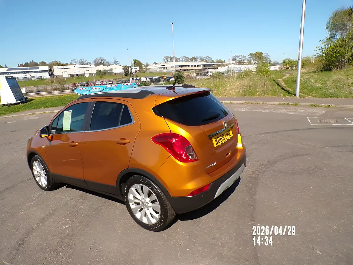 Used 2017 Peugeot 2008 Allure Platinum Grey Metallic - Interior and Exterior details 9