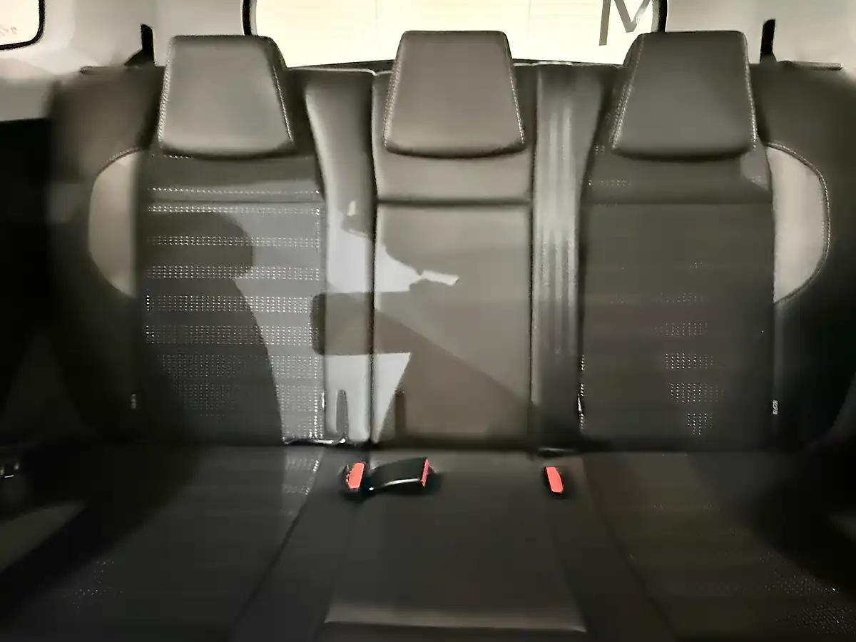 Used 2017 Peugeot 2008 Allure Red - Interior and Exterior details 18