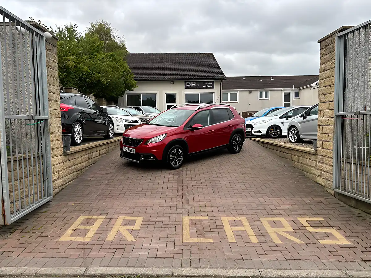 Used 2017 Peugeot 2008 Allure Red - Interior and Exterior details 3
