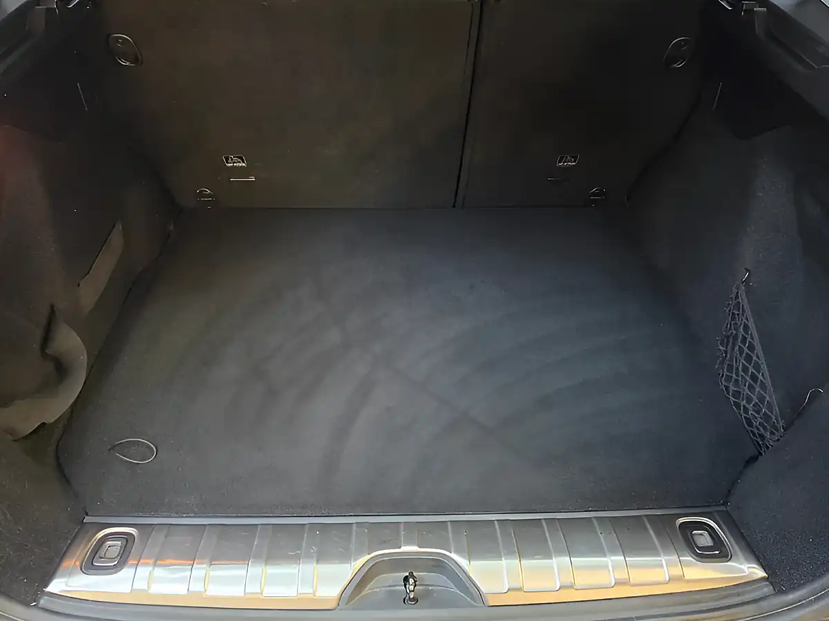 Used 2017 Peugeot 2008 Allure Red - Interior and Exterior details 19