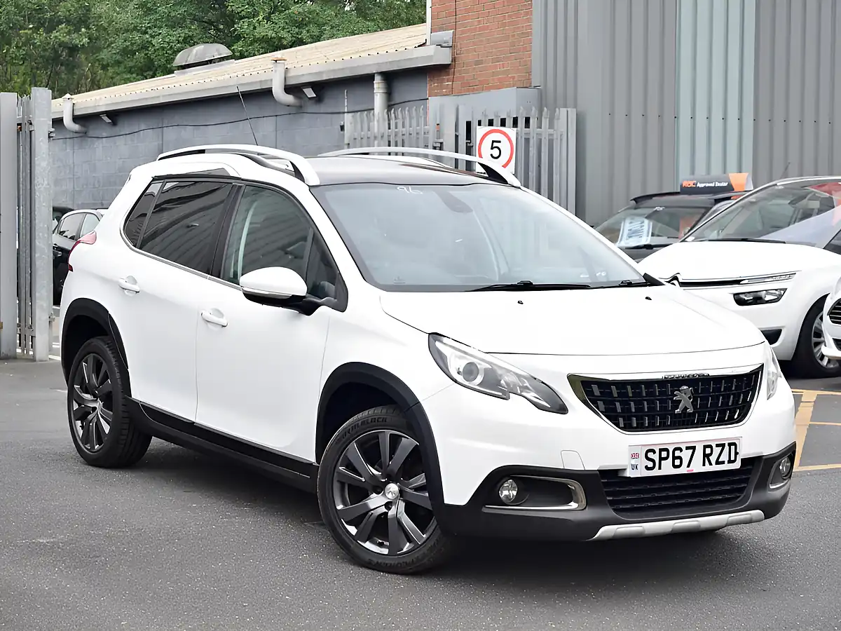 Used 2017 Peugeot 2008 Allure White - Front View