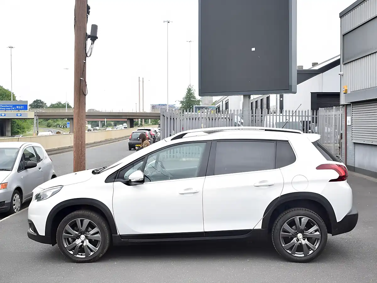 Used 2017 Peugeot 2008 Allure White - Interior and Exterior details 4