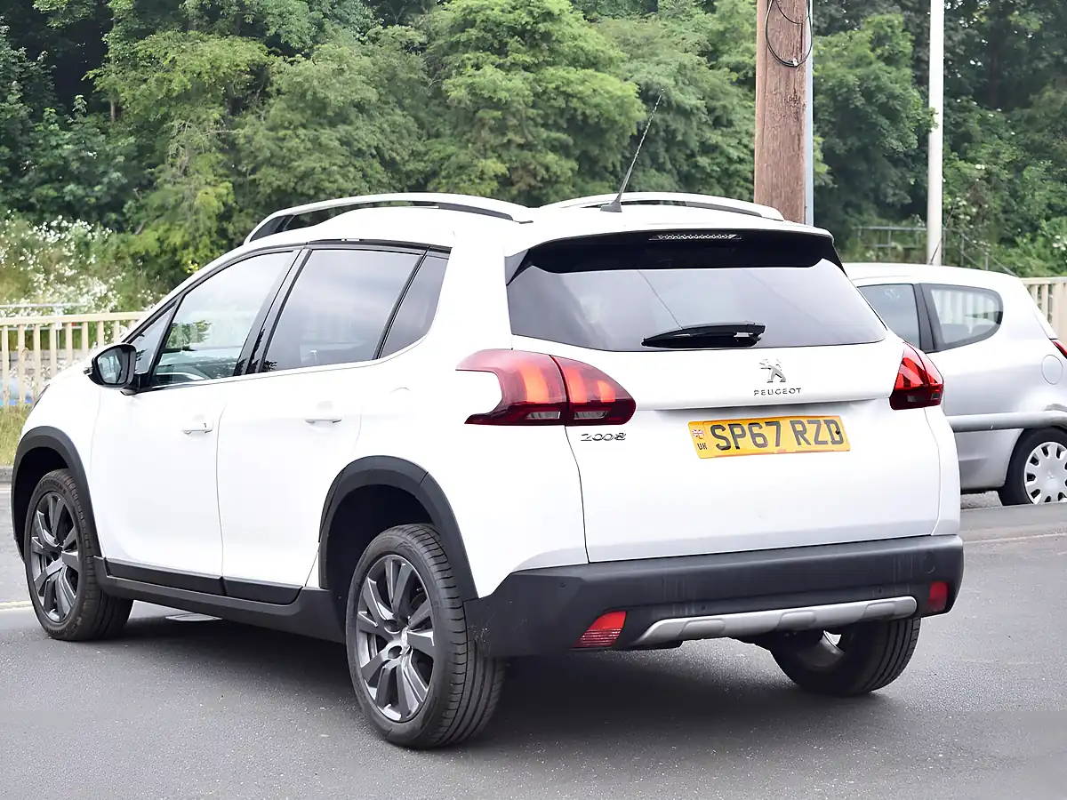 Used 2017 Peugeot 2008 Allure White - Interior and Exterior details 5