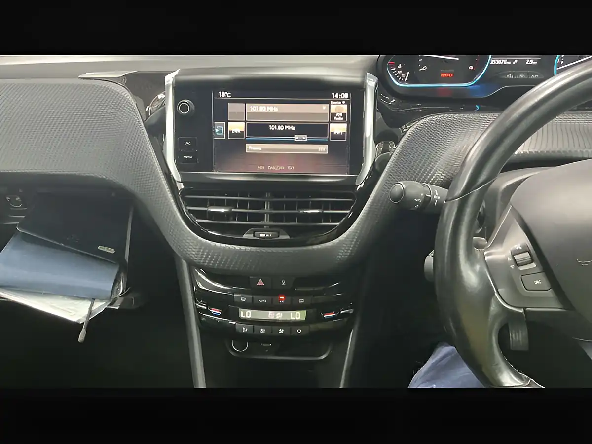 Used 2017 Peugeot 2008 Allure White - Interior and Exterior details 13
