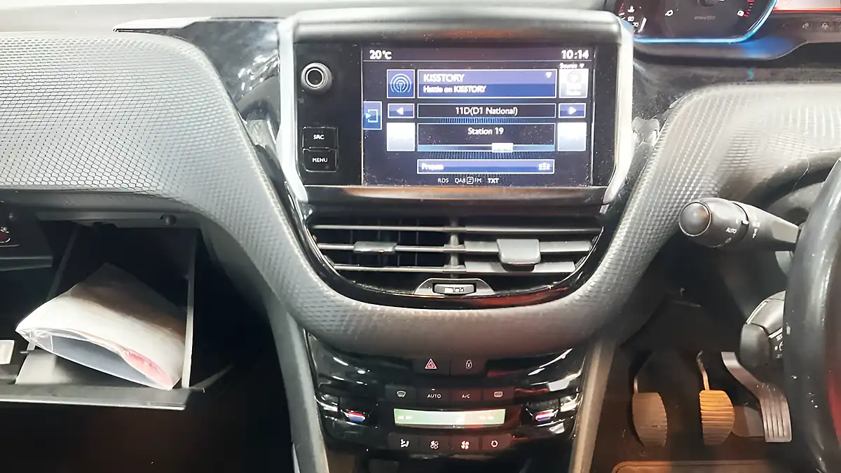 Used 2017 Peugeot 2008 Allure White - Interior and Exterior details 8