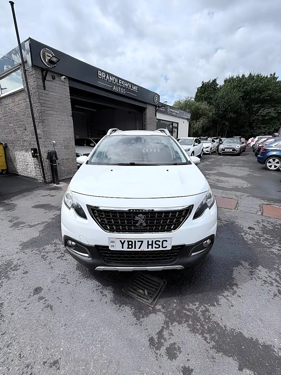Used 2017 Peugeot 2008 Allure White - Interior and Exterior details 3