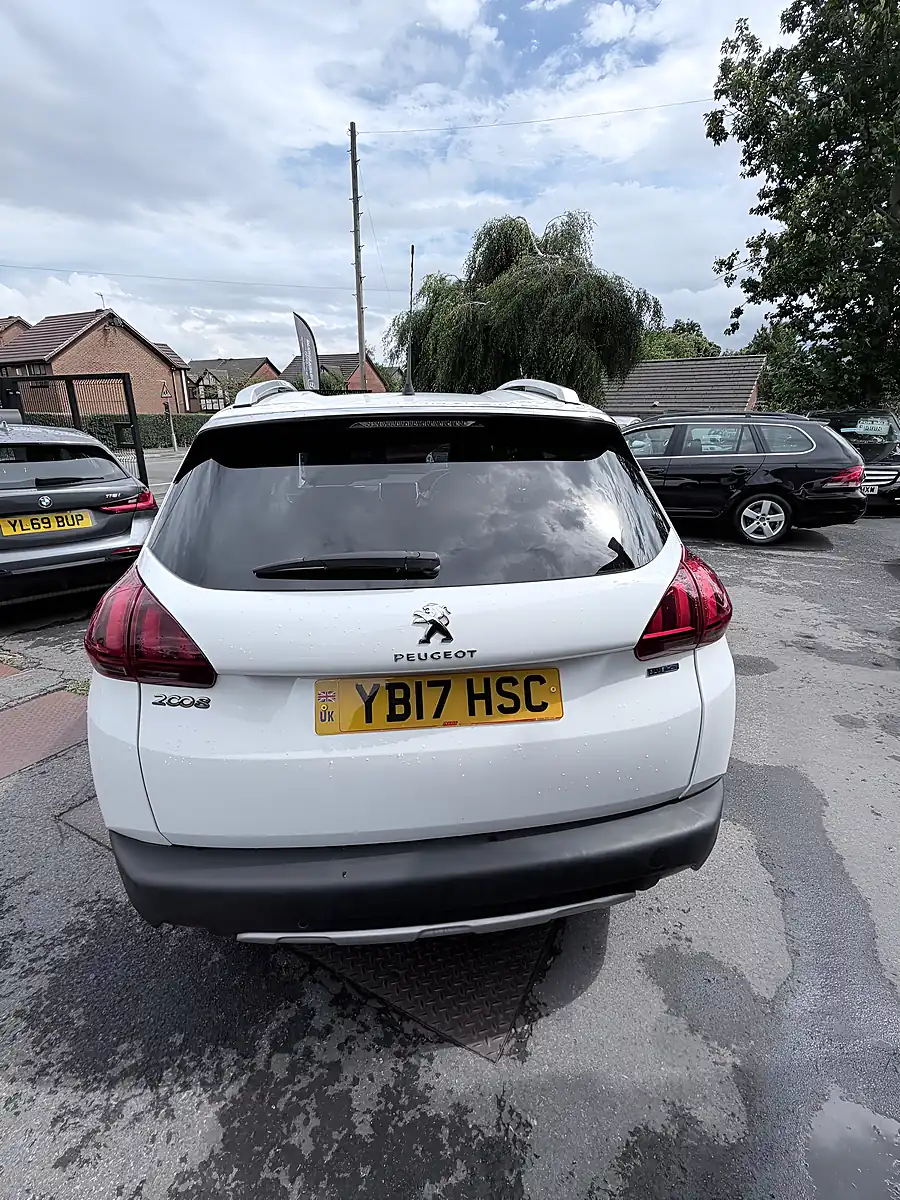Used 2017 Peugeot 2008 Allure White - Interior and Exterior details 5