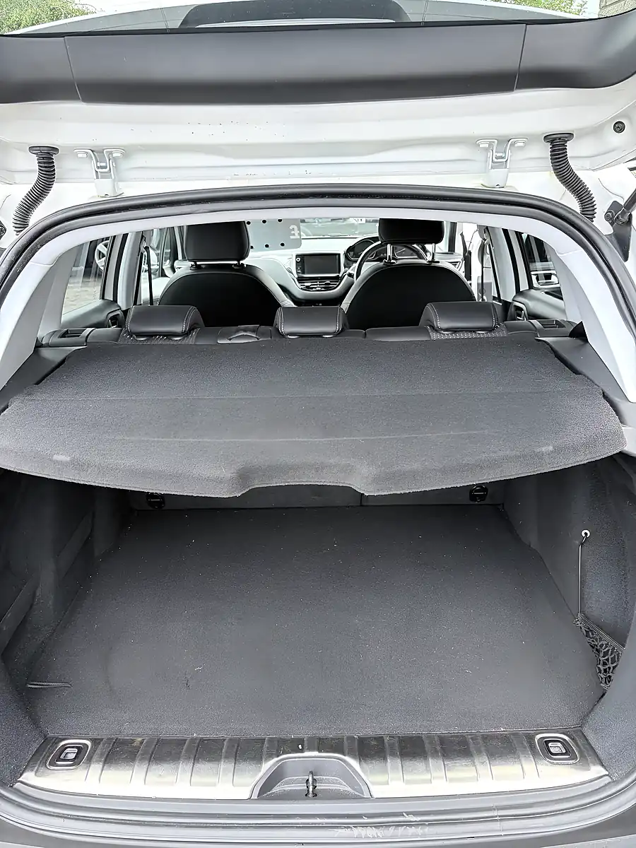 Used 2017 Peugeot 2008 Allure White - Interior and Exterior details 8