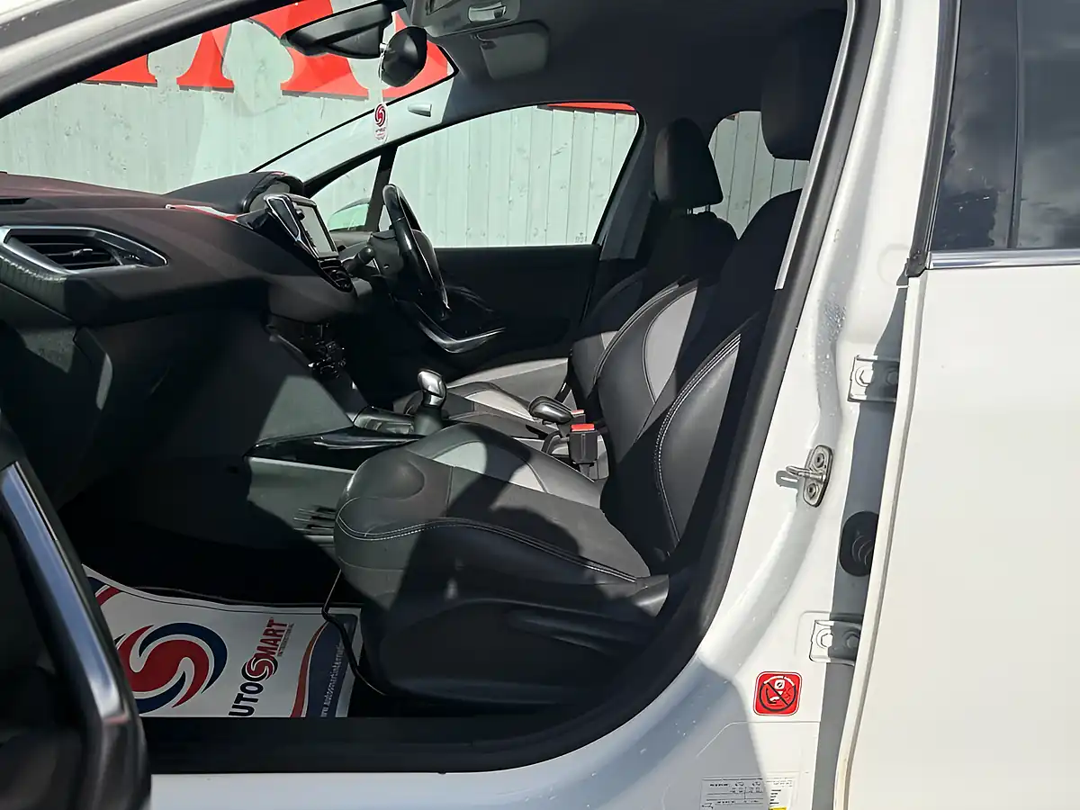 Used 2017 Peugeot 2008 Allure White - Interior and Exterior details 12