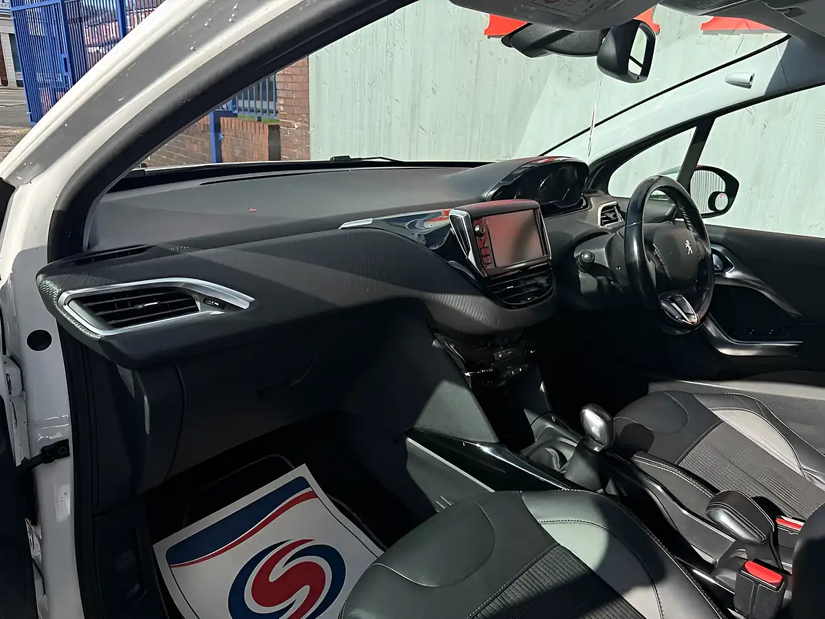 Used 2017 Peugeot 2008 Allure White - Interior and Exterior details 14