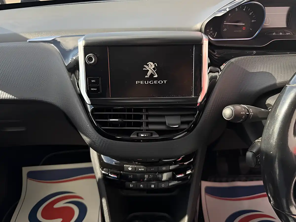 Used 2017 Peugeot 2008 Allure White - Interior and Exterior details 20