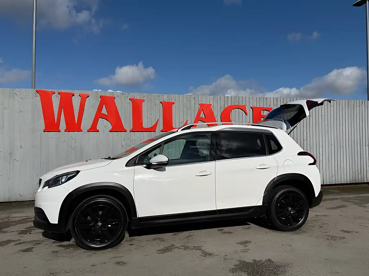 Used 2017 Peugeot 2008 Allure White - Interior and Exterior details 4