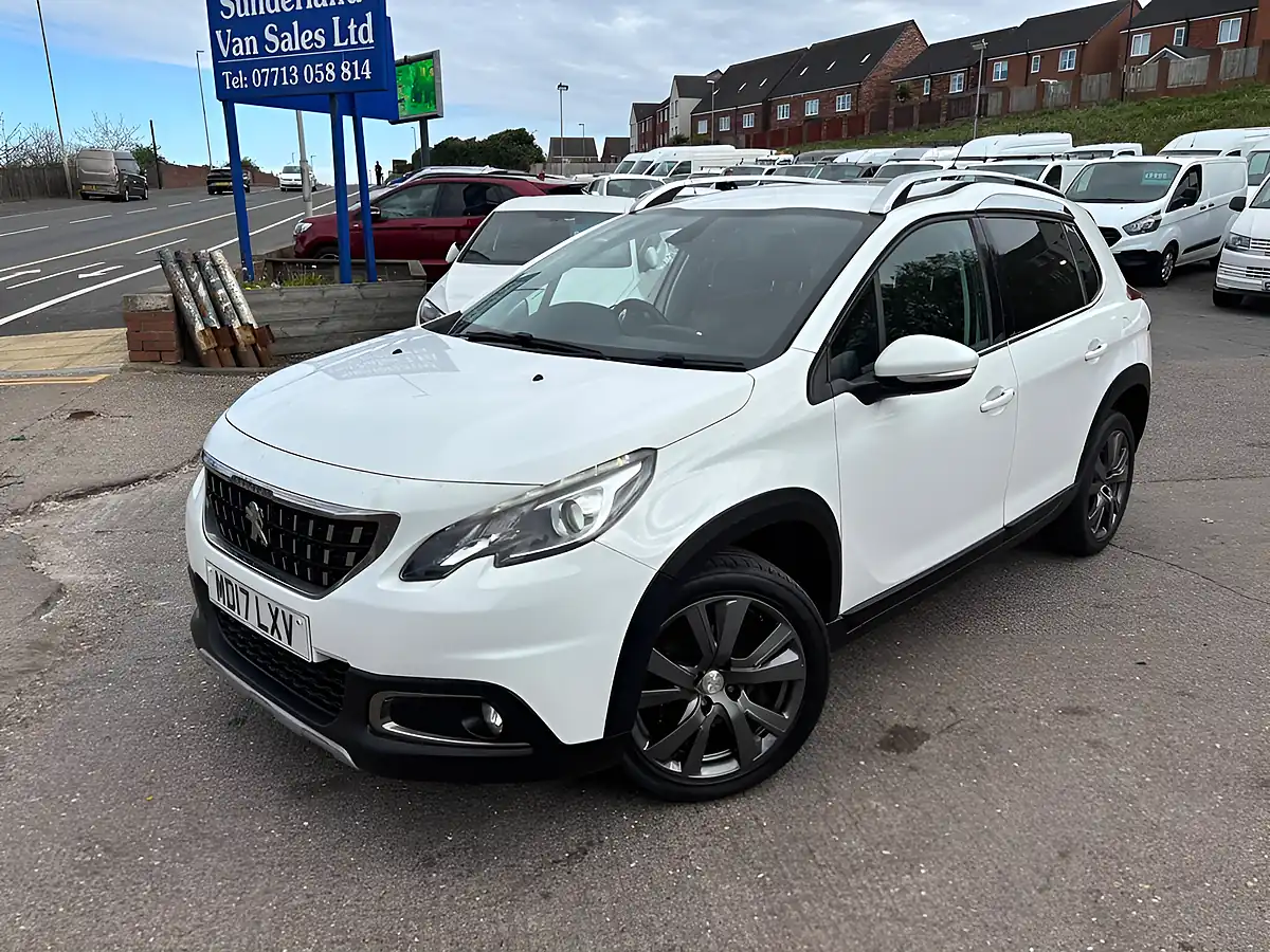Used 2017 Peugeot 2008 Allure White - Front View