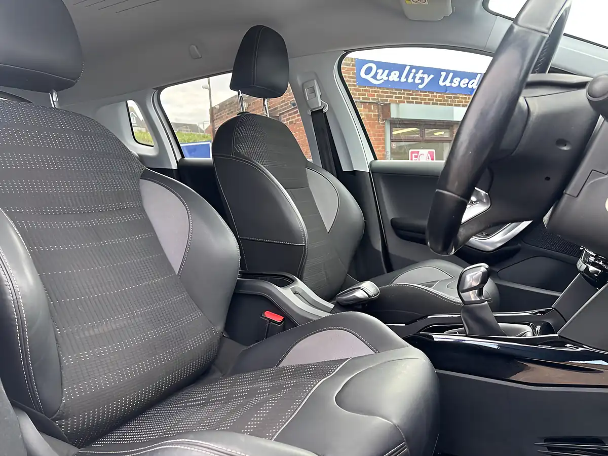 Used 2017 Peugeot 2008 Allure White - Interior and Exterior details 18