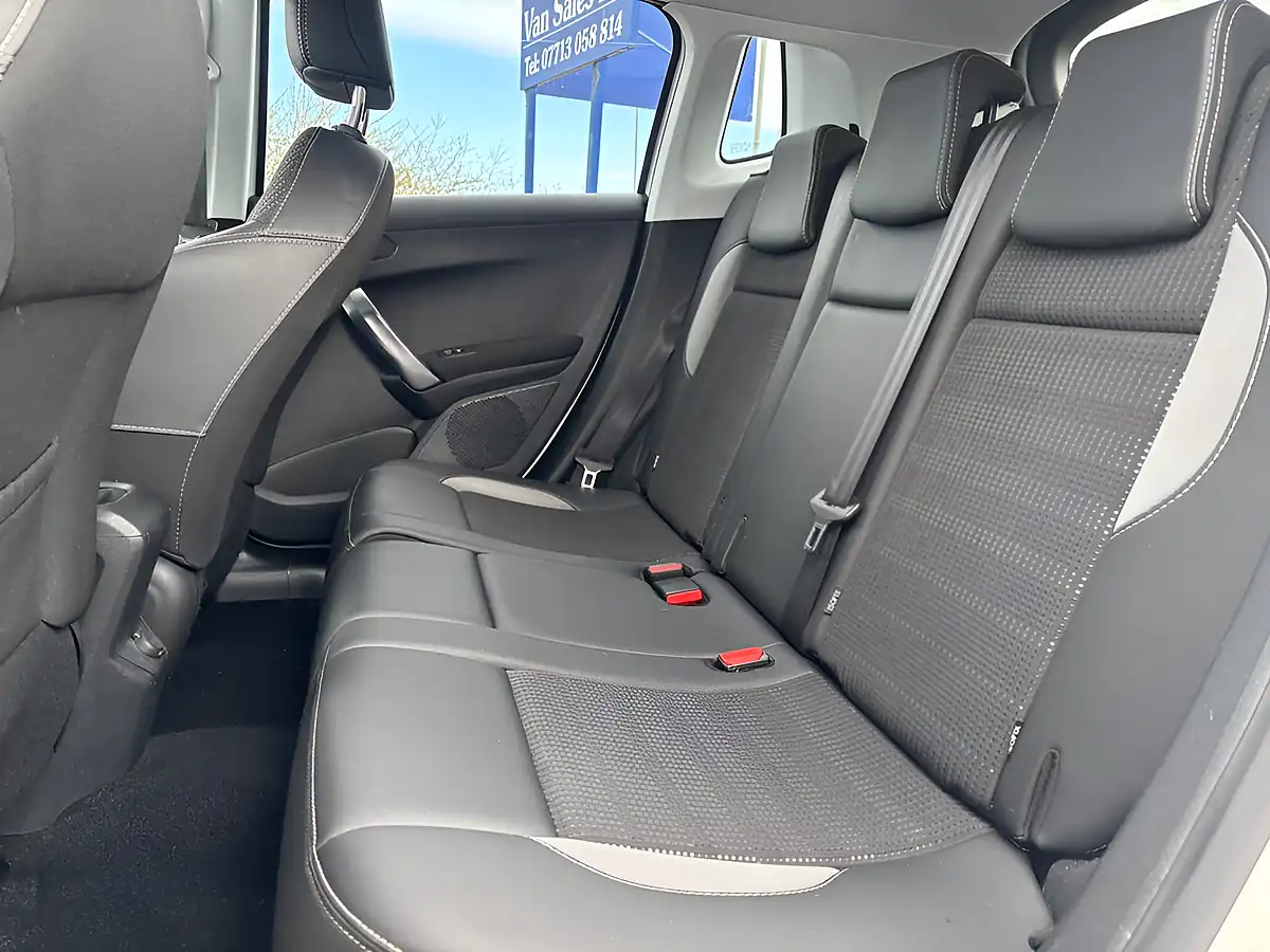 Used 2017 Peugeot 2008 Allure White - Interior and Exterior details 19