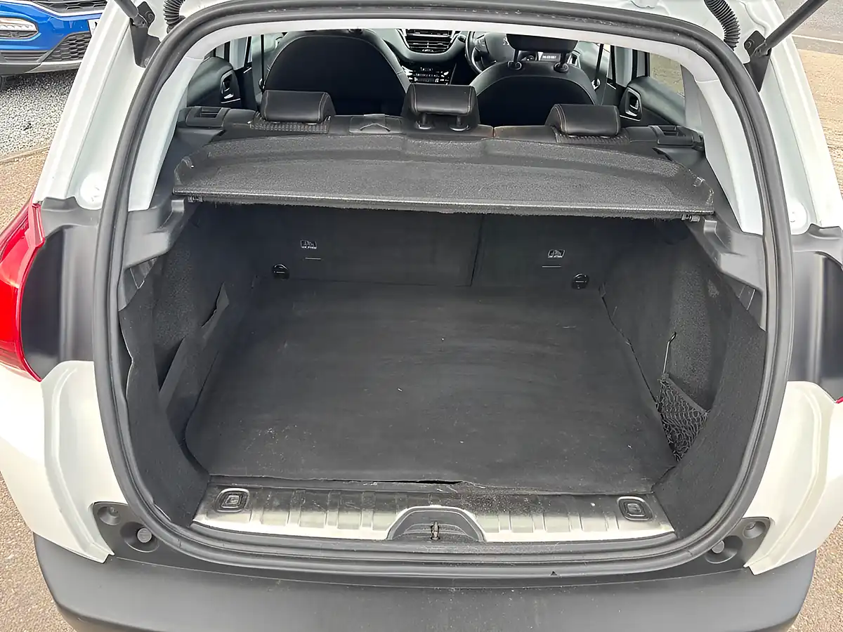 Used 2017 Peugeot 2008 Allure White - Interior and Exterior details 20