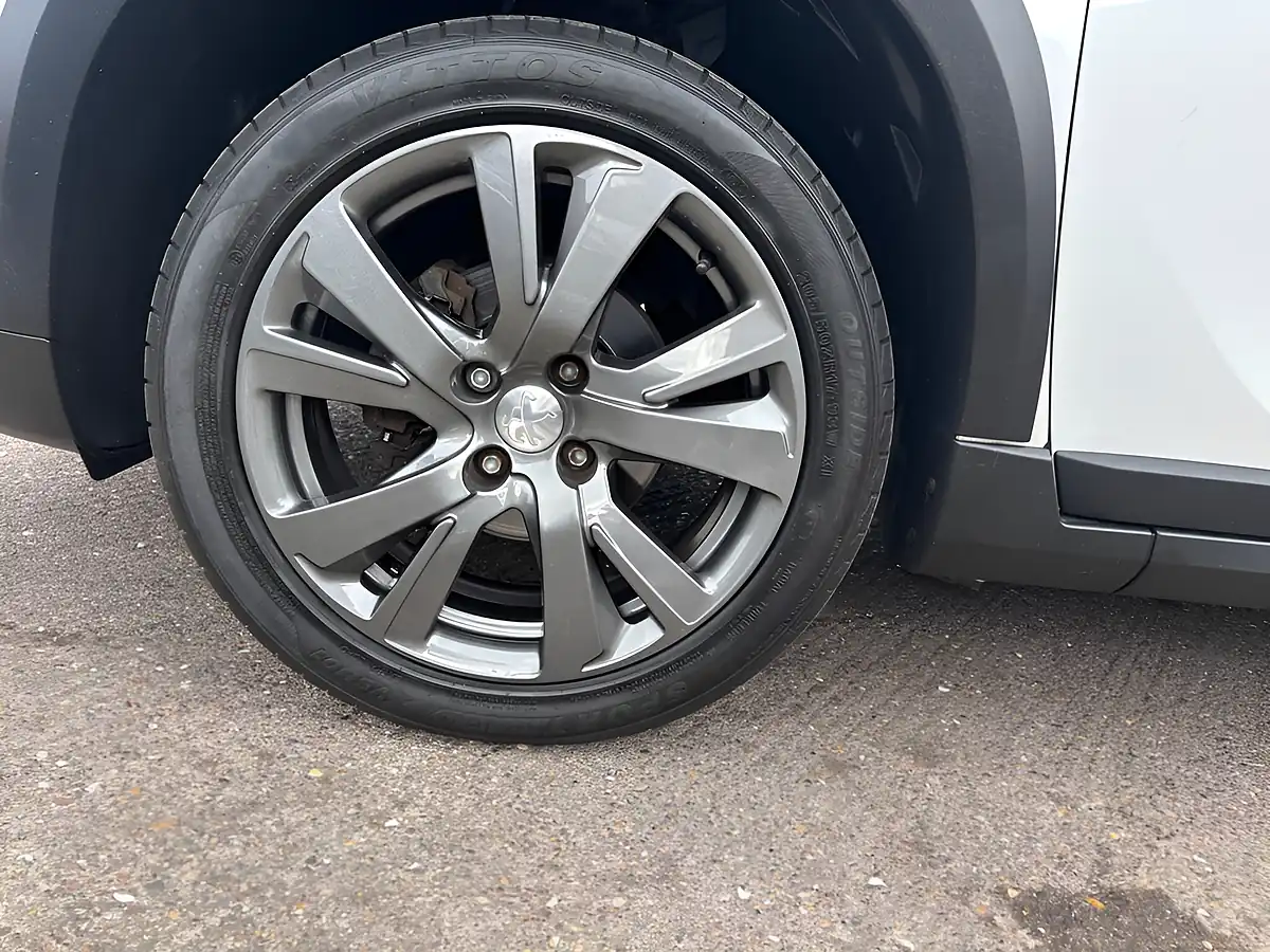 Used 2017 Peugeot 2008 Allure White - Interior and Exterior details 4