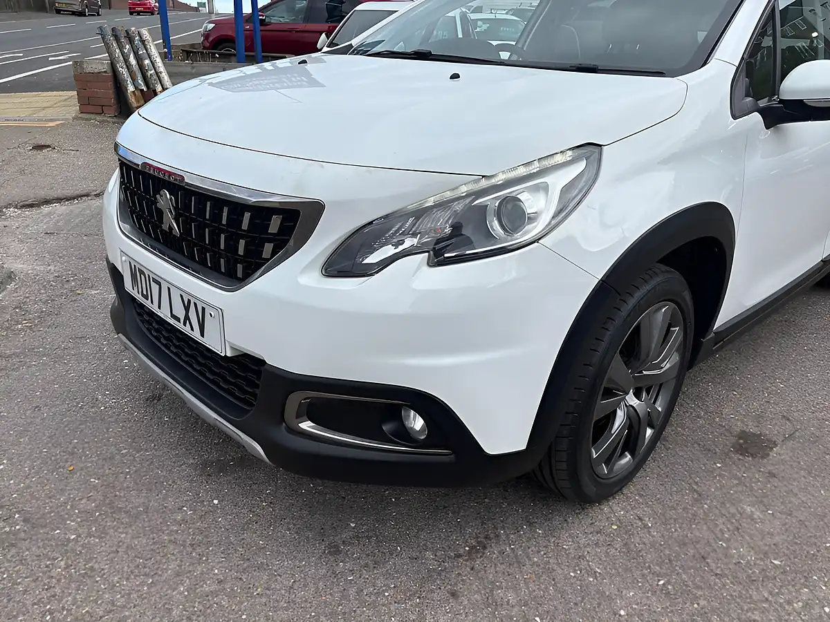 Used 2017 Peugeot 2008 Allure White - Interior and Exterior details 5