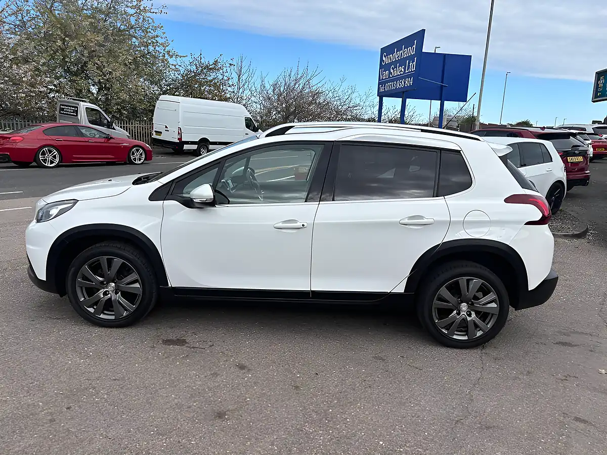 Used 2017 Peugeot 2008 Allure White - Interior and Exterior details 8