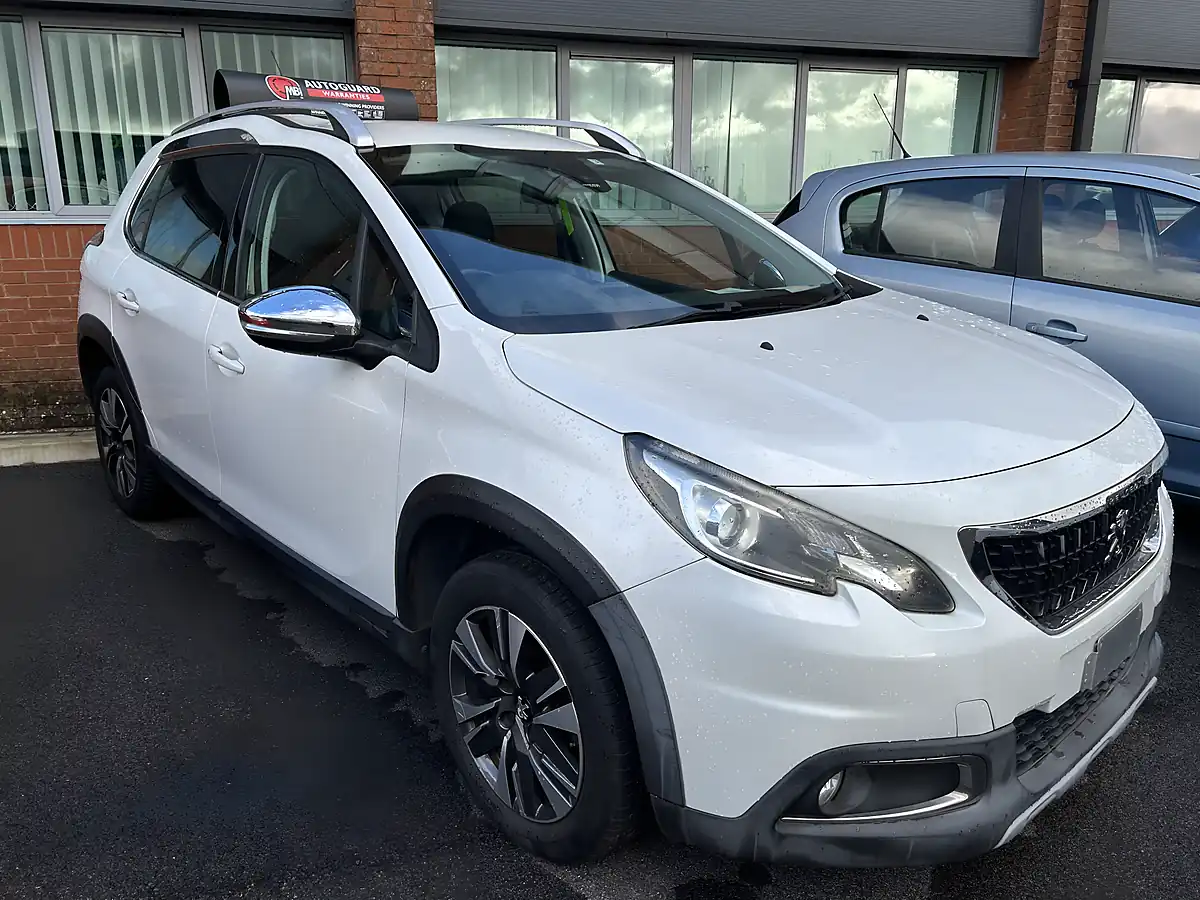 Used 2017 Peugeot 2008 GT Line White - Front View