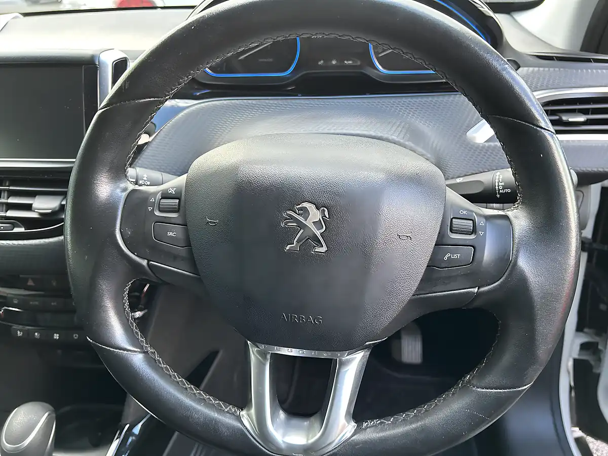 Used 2017 Peugeot 2008 GT Line White - Interior and Exterior details 11