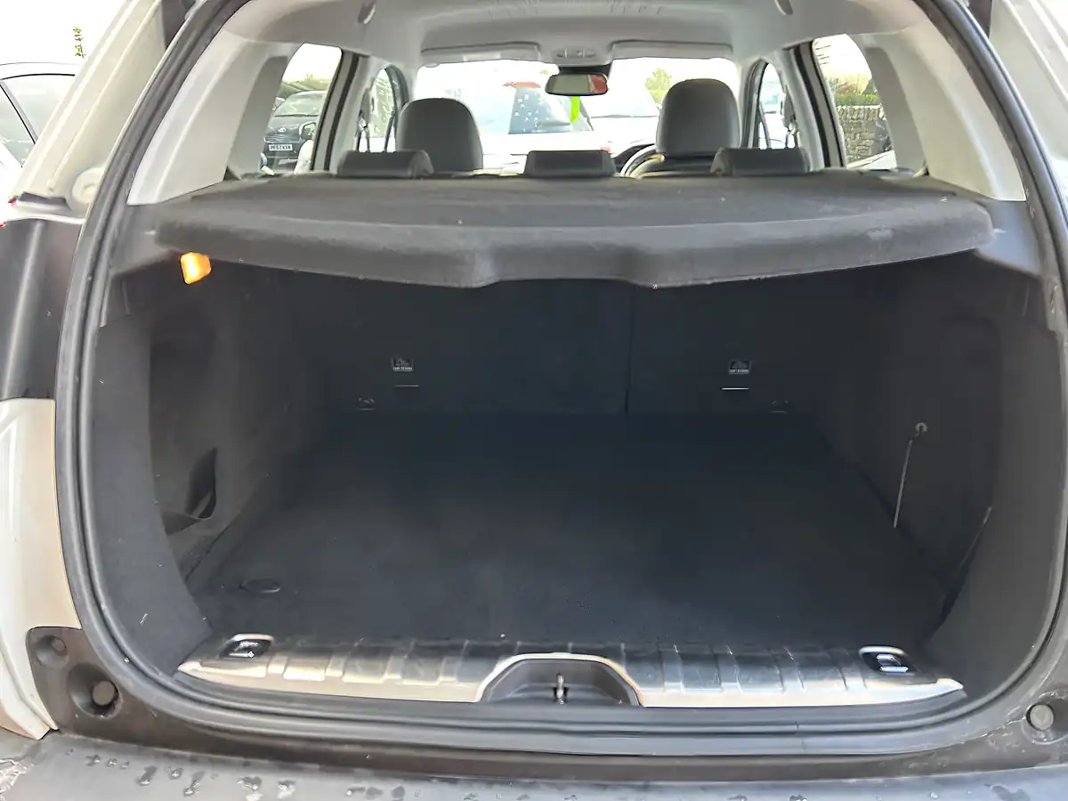 Used 2017 Peugeot 2008 GT Line White - Interior and Exterior details 6