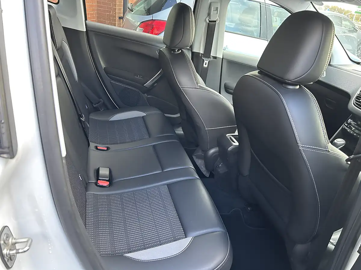 Used 2017 Peugeot 2008 GT Line White - Interior and Exterior details 9