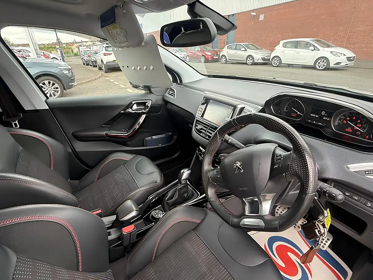Used 2017 Peugeot 2008 GT Line White - Interior and Exterior details 4