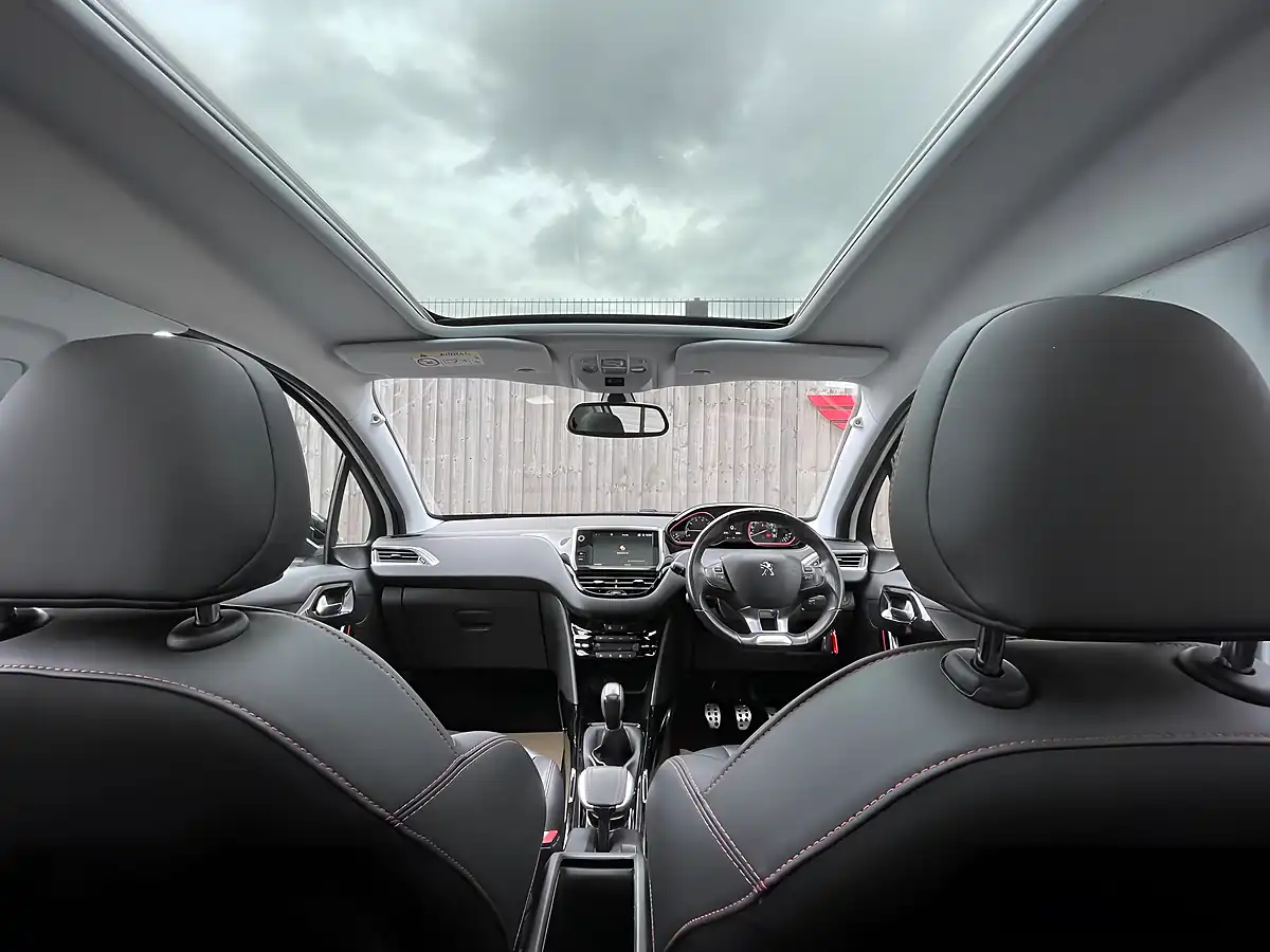 Used 2017 Peugeot 2008 GT Line White - Interior and Exterior details 3