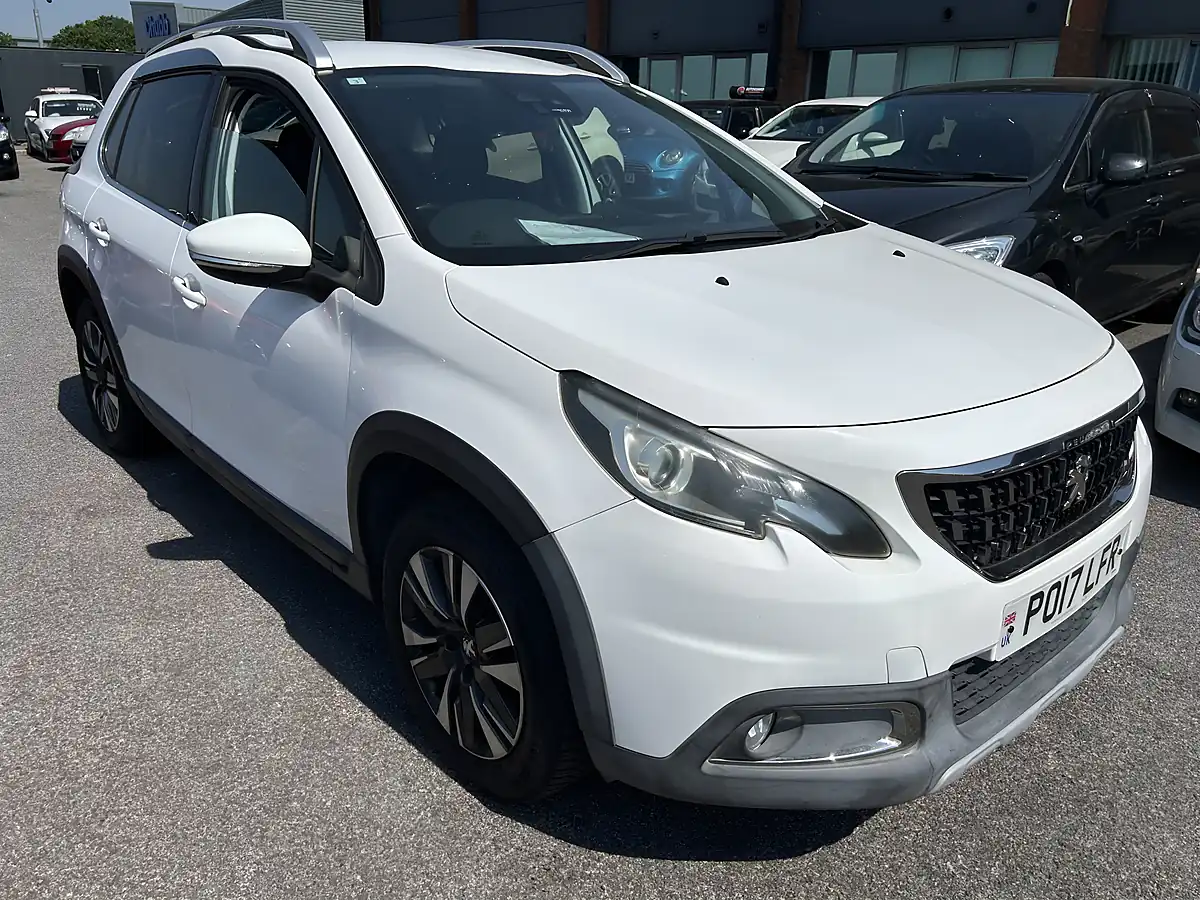 Used 2017 Peugeot 2008 White - Front View