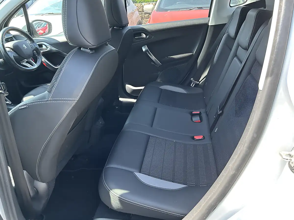 Used 2017 Peugeot 2008 White - Interior and Exterior details 10