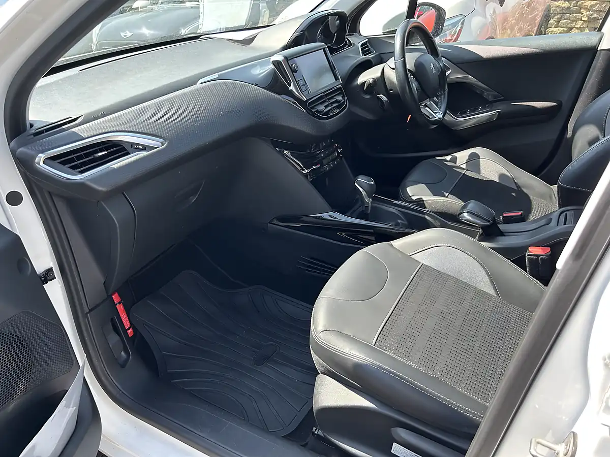 Used 2017 Peugeot 2008 White - Interior and Exterior details 4