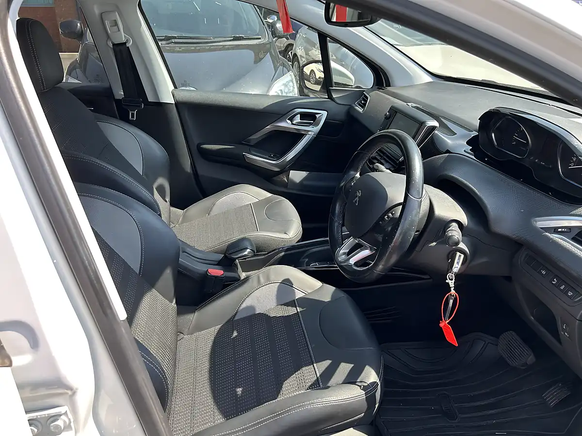 Used 2017 Peugeot 2008 White - Interior and Exterior details 7