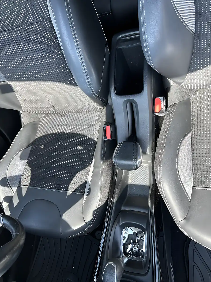 Used 2017 Peugeot 2008 White - Interior and Exterior details 9