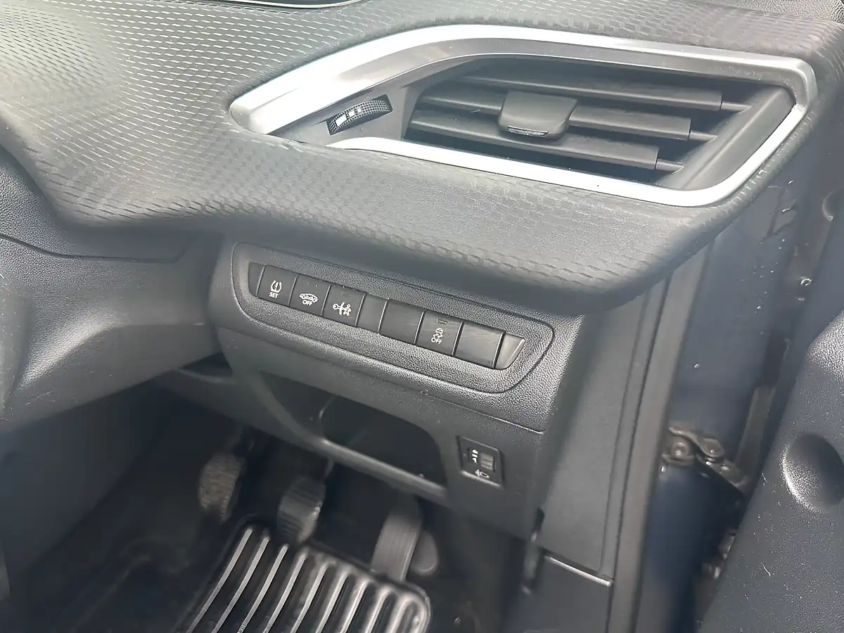Used 2017 Peugeot 208 Access Grey - Interior and Exterior details 17