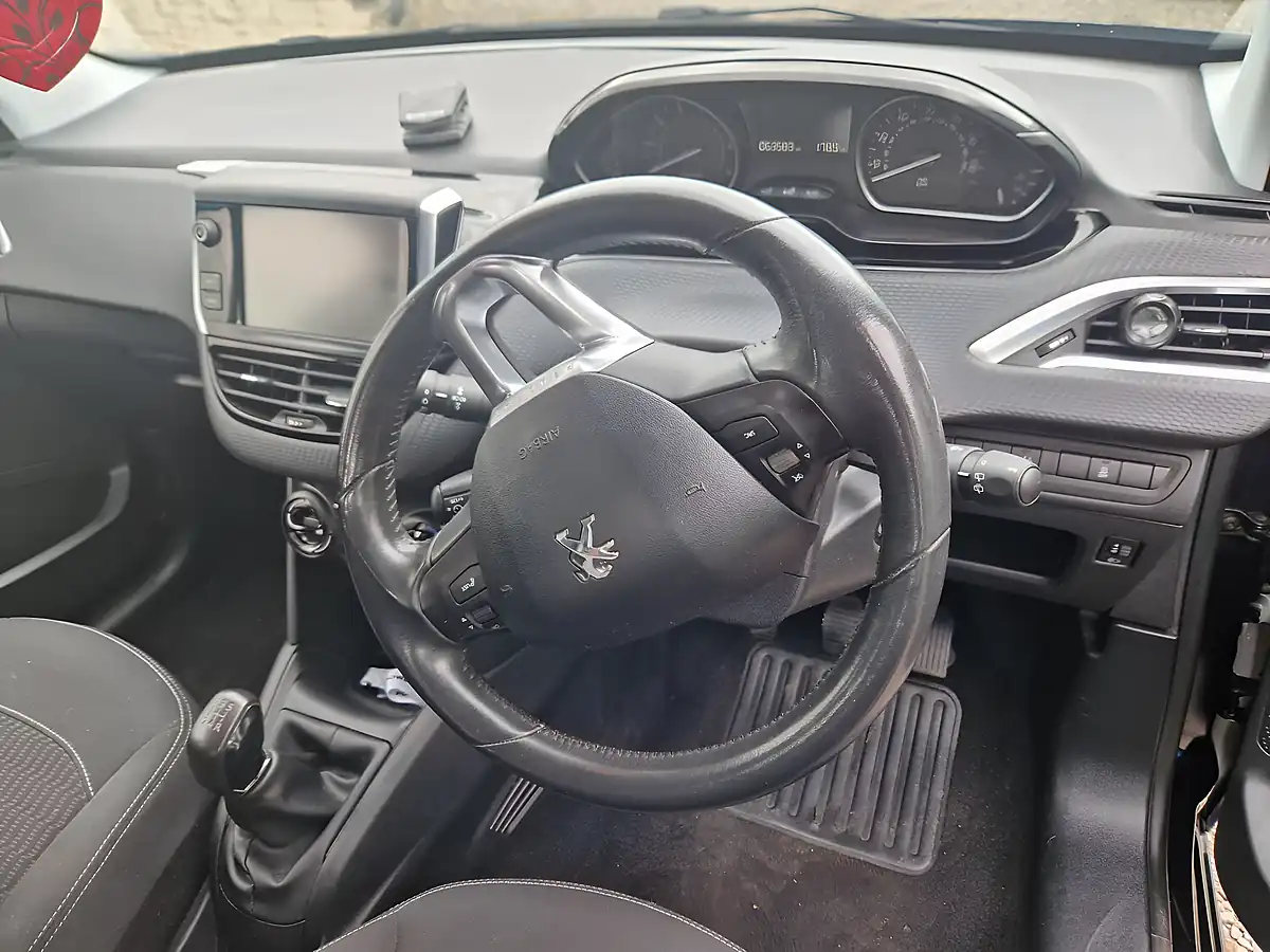 Used 2017 Peugeot 208 Active Blue - Interior and Exterior details 15