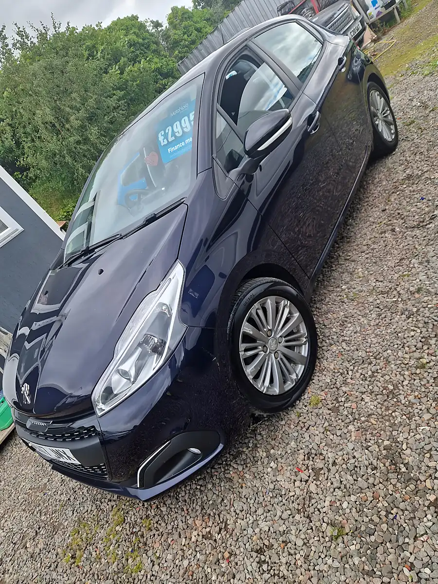 Used 2017 Peugeot 208 Active Blue - Interior and Exterior details 3