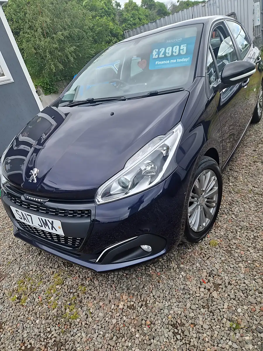 Used 2017 Peugeot 208 Active Blue - Interior and Exterior details 4