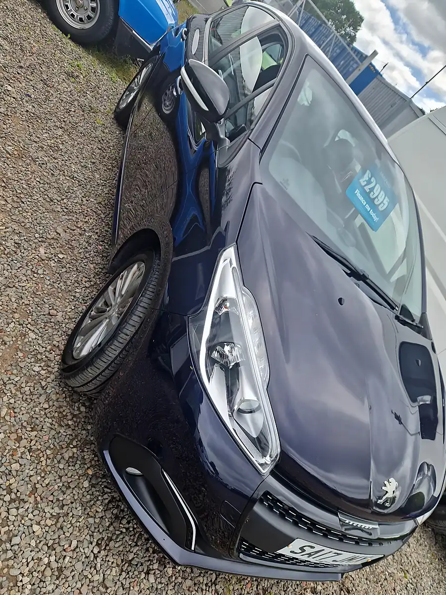 Used 2017 Peugeot 208 Active Blue - Interior and Exterior details 6